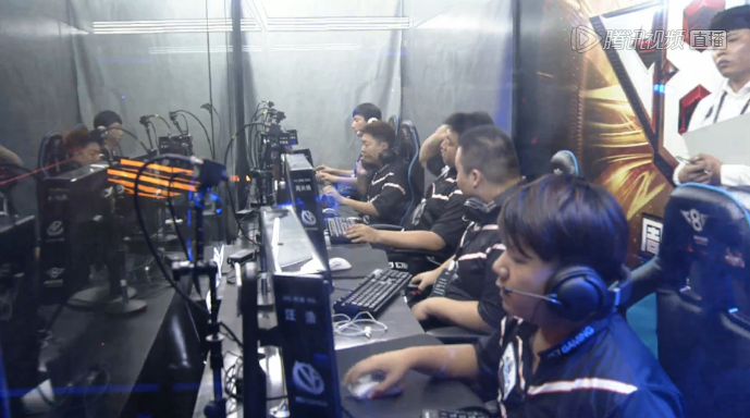 LCS赛区的日程安排将会在北京时间2023年1月11日，凌晨3-7点开始进行